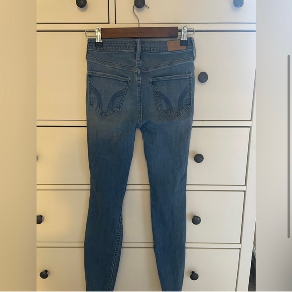 Hollister skinny jeans - Picture 3 of 4